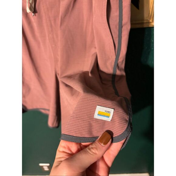 Vuori Banks Shorts Marsala Slub Stripe XL 8” - Picture 3 of 5